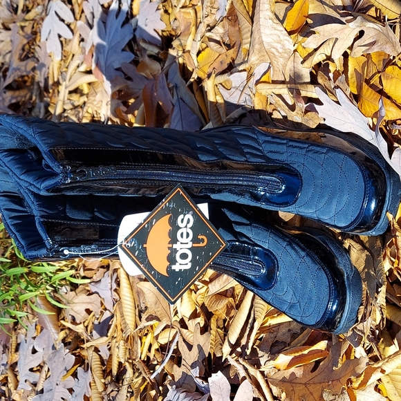 totes Shoes - Totes Black Size 8 Thermolite waterproof winter boots